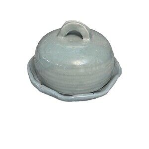 Beautiful Studio Pottery Hand Thrown Signed Cloche Covered Cheese/ Butter Plate